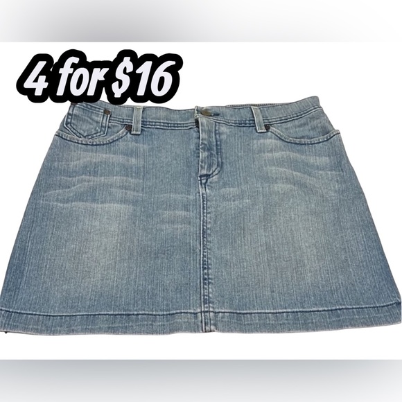 Old Navy Low Waist denim jean skirt size 10 4/$16 - Picture 1 of 5